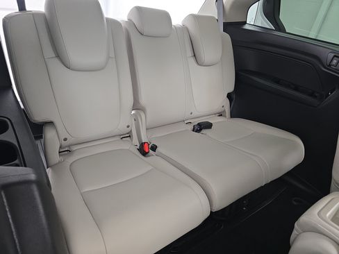 Certified 2026 Honda Odyssey EX-L image 12