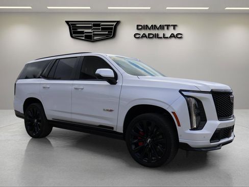 Used 2025 Cadillac Escalade V w/ LPO, ONYX Package image 7