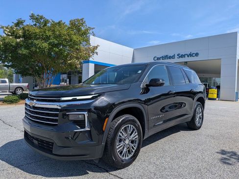Used 2024 Chevrolet Traverse LT AWD/4WD image 4