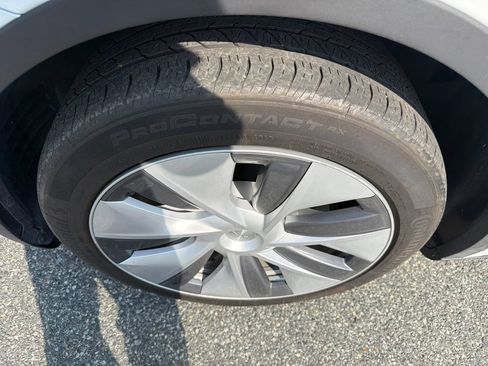 Used 2023 Tesla Model Y Long Range AWD/4WD image 10