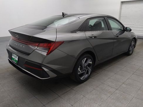 Used 2025 Hyundai Elantra SEL image 9