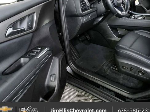 Certified 2025 Chevrolet Traverse LT FWD image 7