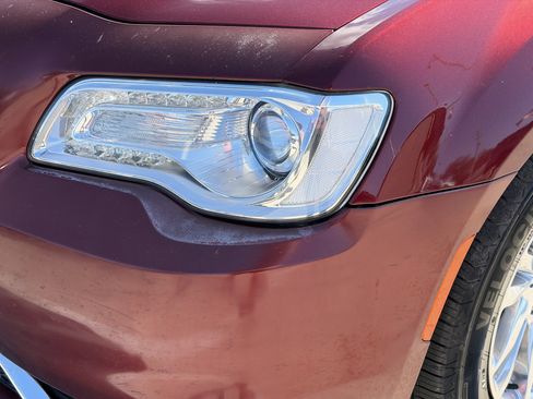 Used 2015 Chrysler 300 C image 8