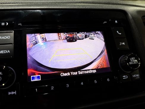 Used 2022 Honda HR-V LX image 32