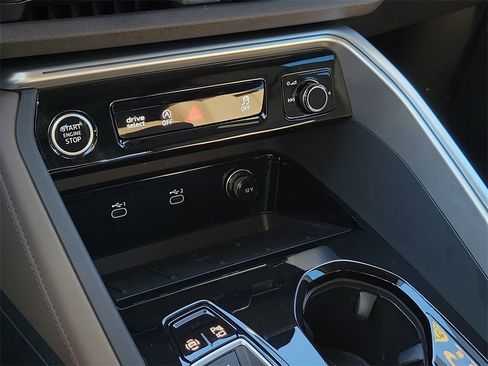 Used 2025 Audi Q5 Premium Plus w/ Premium Plus image 14