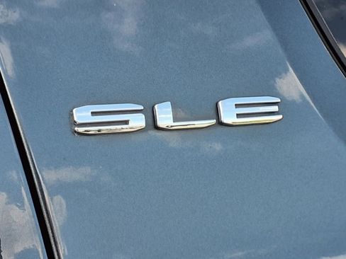 Used 2020 GMC Acadia SLE w/ Driver Convenience Package image 21