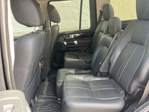 Used 2016 Land Rover LR4 HSE AWD/4WD image 9