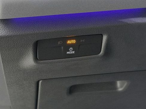 New 2026 Volkswagen Tiguan SE image 10