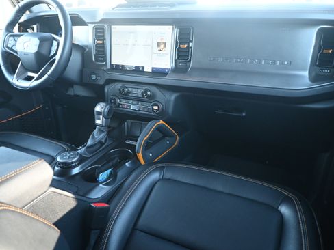Used 2024 Ford Bronco Badlands image 18