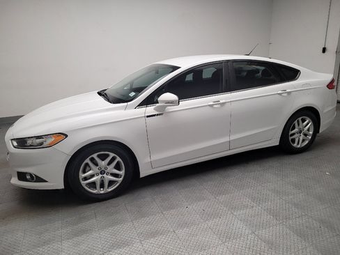 Used 2016 Ford Fusion SE FWD image 2