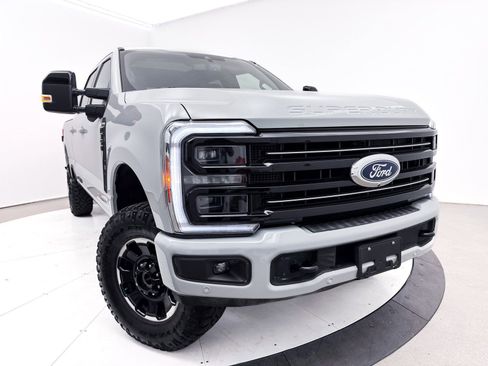 Used 2025 Ford F350 Platinum w/ Tremor Off-Road Package image 9