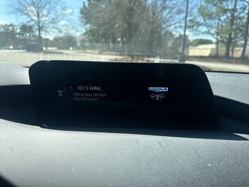 Used 2023 MAZDA MAZDA3 s image 15