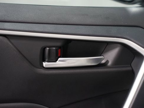 Certified 2025 Toyota RAV4 XLE image 32