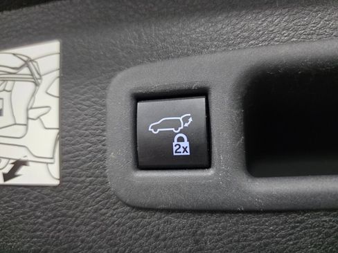 Used 2023 Toyota Sienna XLE AWD/4WD image 22