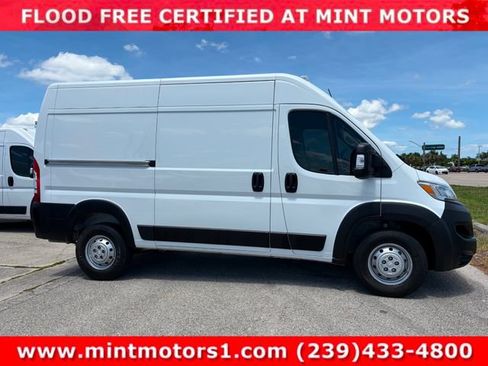 Used 2024 RAM ProMaster 1500 w/ Safety Group FWD image 3