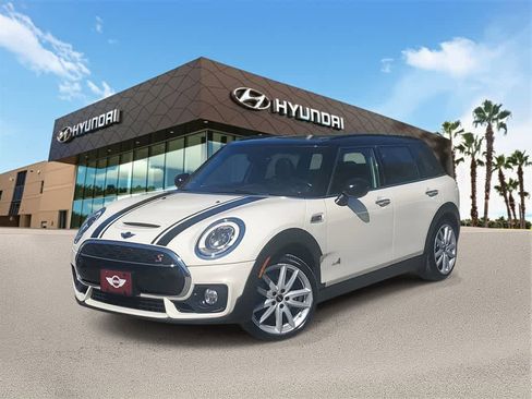 Used 2017 MINI Cooper Clubman S image 1
