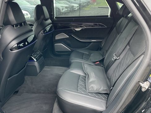 Used 2024 Audi S8 AWD/4WD image 12
