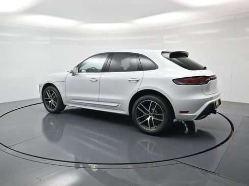 New 2026 Porsche Macan image 3