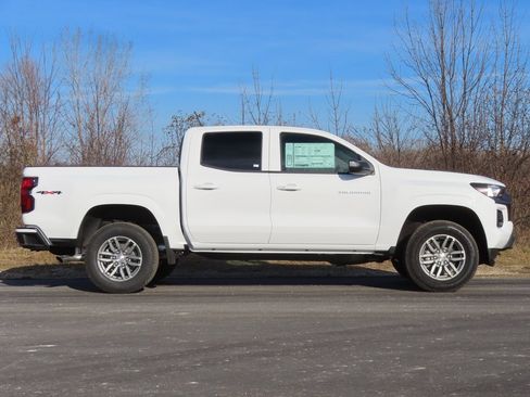 New 2026 Chevrolet Colorado LT image 2