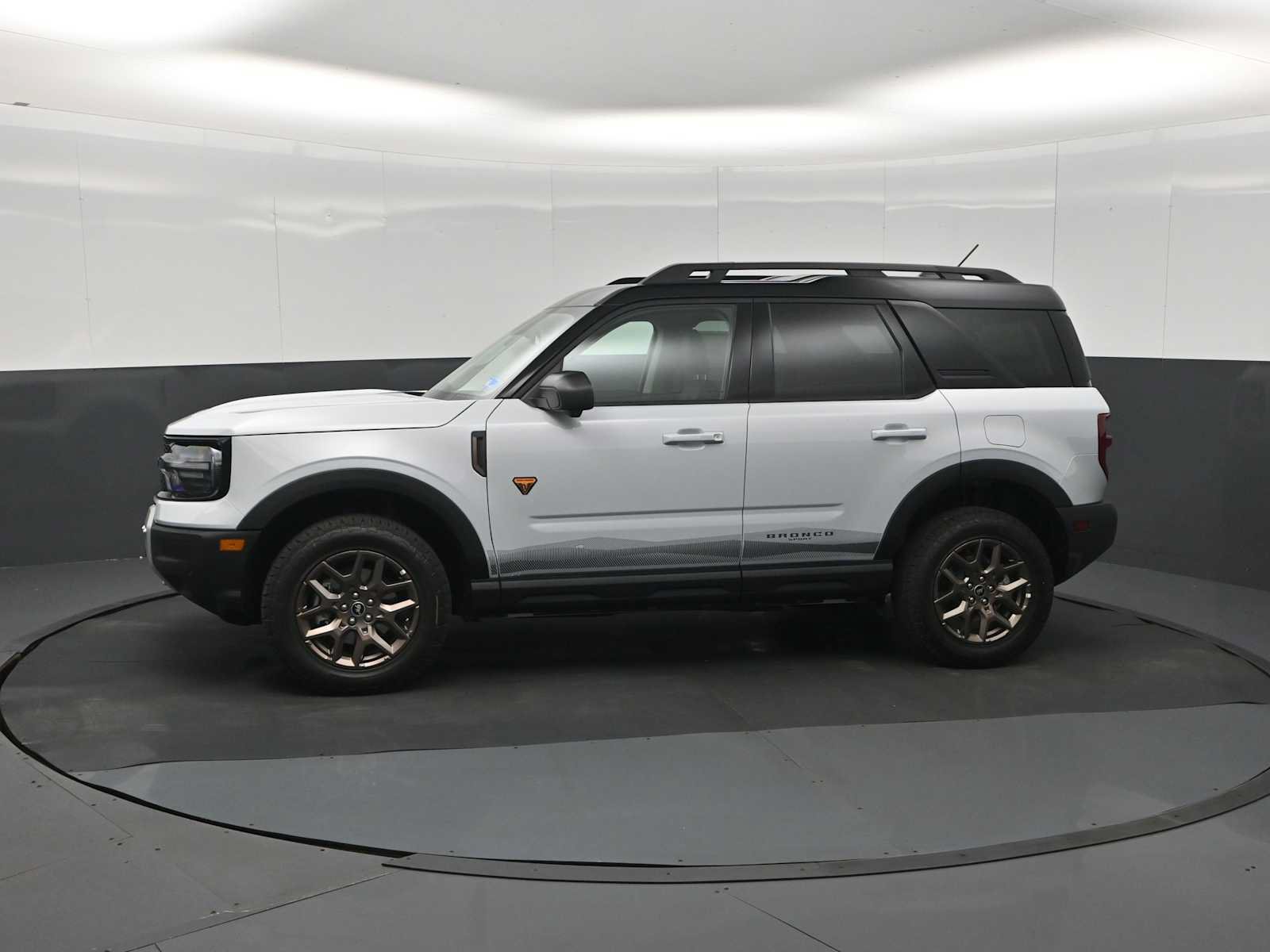 New 2026 Ford Bronco Sport Badlands w/ Bronze Package AWD/4WD image 4