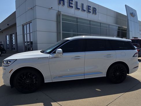 Used 2021 Lincoln Aviator Reserve w/ Equipment Group 210A AWD/4WD image 4
