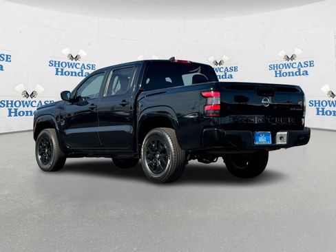 Used 2023 Nissan Frontier SV image 5