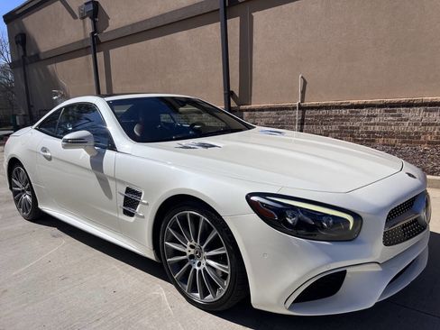 Used 2018 Mercedes-Benz SL 550 w/ Driver Assistance Package image 4