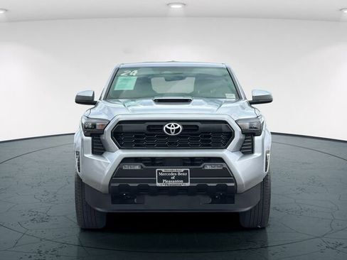 Used 2024 Toyota Tacoma TRD Sport AWD/4WD image 10
