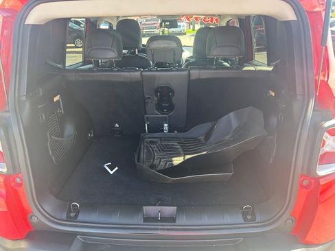 Used 2016 Jeep Renegade Limited image 4