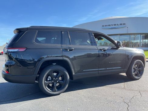 New 2025 Jeep Grand Cherokee L Altitude image 24
