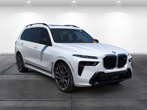 Used 2025 BMW X7 M60i AWD/4WD image 2