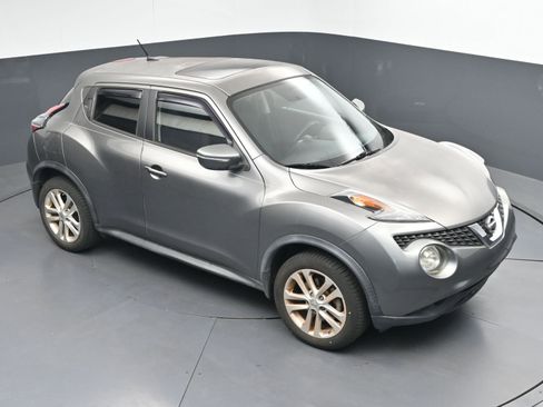 Used 2015 Nissan Juke SV image 32