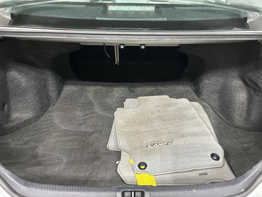 Used 2015 Toyota Camry XLE FWD image 23