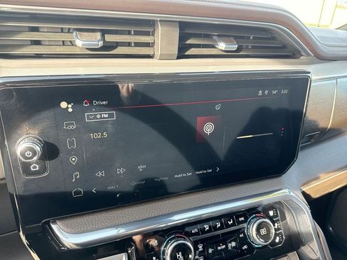 Certified 2023 GMC Sierra 1500 Denali w/ Denali Reserve Package AWD/4WD image 23