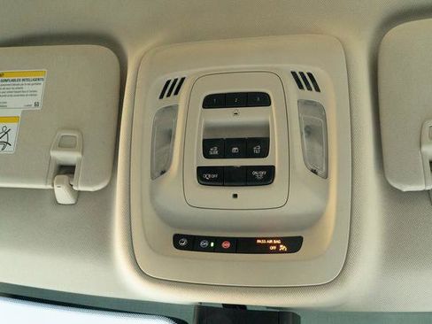 Used 2021 Buick Envision Avenir w/ Technology Package II image 22