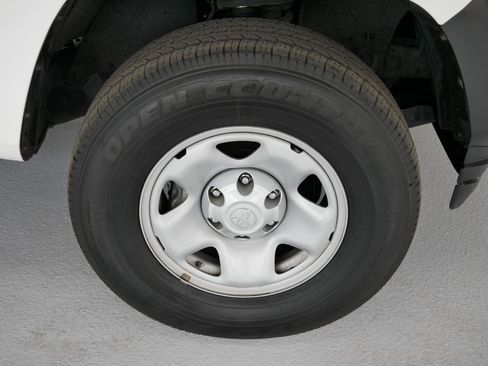 Certified 2022 Toyota Tacoma SR image 16