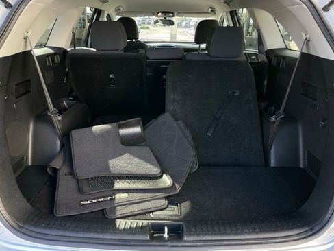 Used 2019 Kia Sorento LX image 39