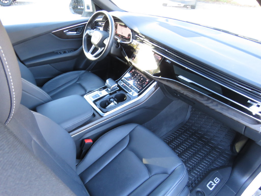 Used 2021 Audi Q8 Premium Plus AWD/4WD image 14
