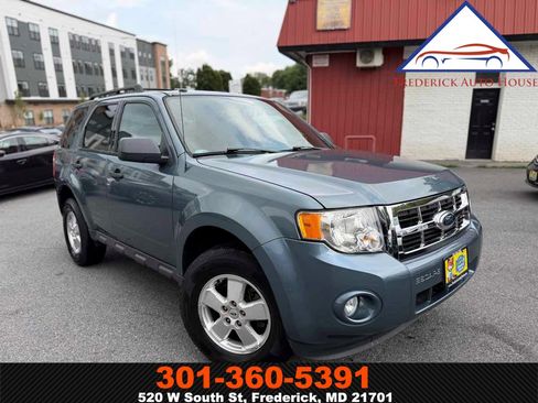 Used 2012 Ford Escape XLT FWD image 1