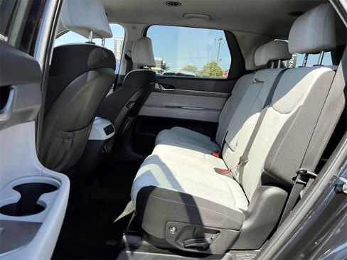 Certified 2022 Hyundai Palisade SE image 8