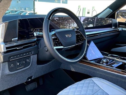 New 2026 Cadillac Escalade Platinum Sport w/ LPO, ONYX Package AWD/4WD image 8
