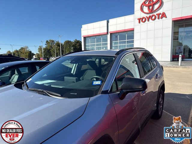 Certified 2025 Toyota RAV4 LE AWD/4WD image 31