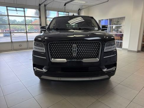 Used 2019 Lincoln Navigator Reserve AWD/4WD image 2