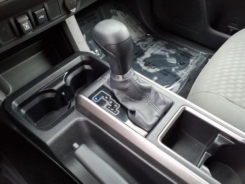 Certified 2022 Toyota Tacoma SR5 image 15