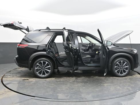 New 2026 Nissan Pathfinder Platinum w/ Cargo Package FWD image 47