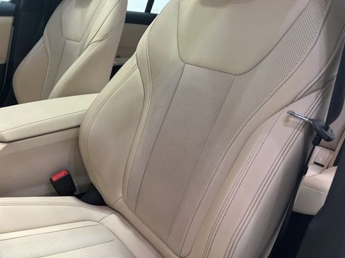 Used 2023 BMW 330i xDrive 330i xDrive w/ Driving Assistance Package image 24