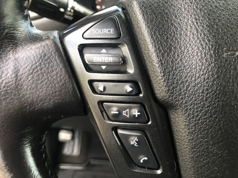 Used 2019 Nissan Titan PRO-4X image 27