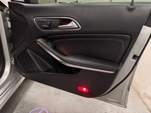 Used 2015 Mercedes-Benz CLA 250 image 29