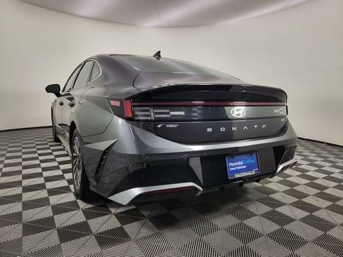 Certified 2025 Hyundai Sonata Limited FWD image 3
