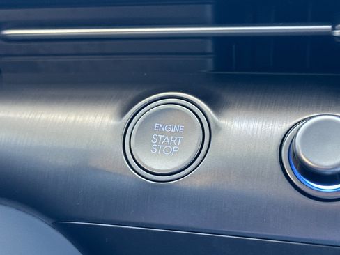 Certified 2025 Hyundai Kona SEL AWD/4WD image 22